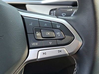 2025 Volkswagen Taos SE 4MOTION