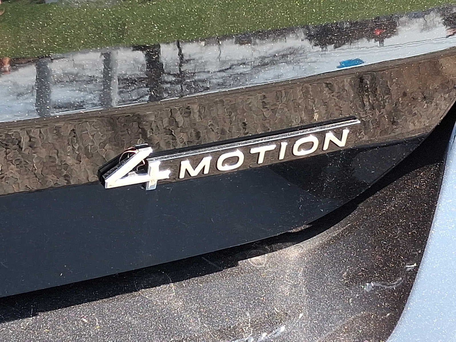 2025 Volkswagen Taos SE 4MOTION