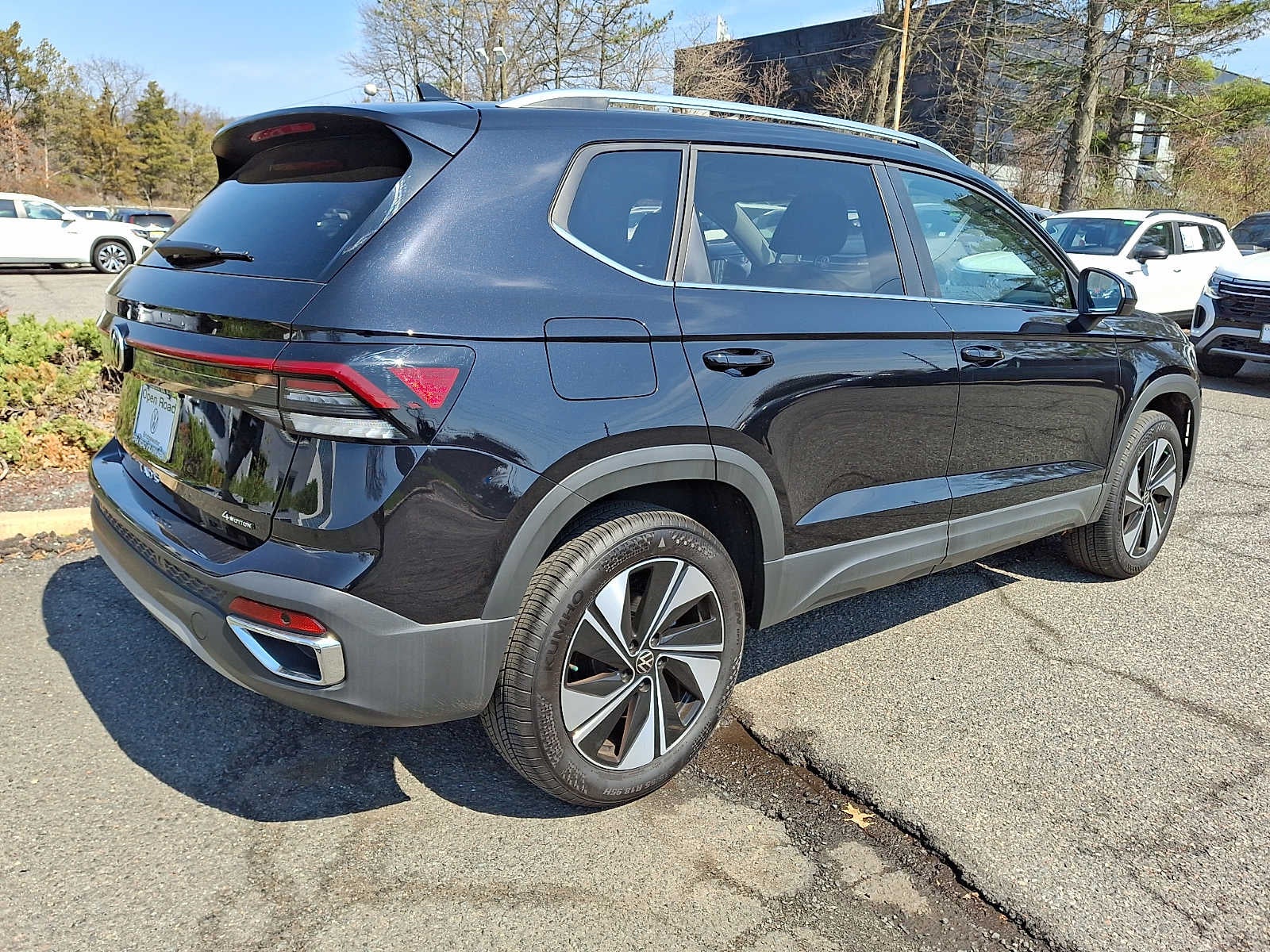 2025 Volkswagen Taos SE 4MOTION