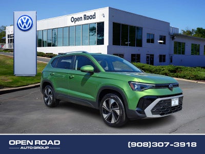 2025 Volkswagen Taos SE 4MOTION