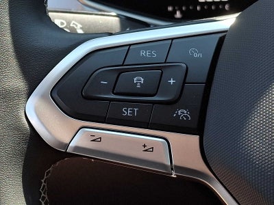 2025 Volkswagen Taos SE 4MOTION