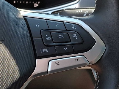 2025 Volkswagen Taos SE 4MOTION