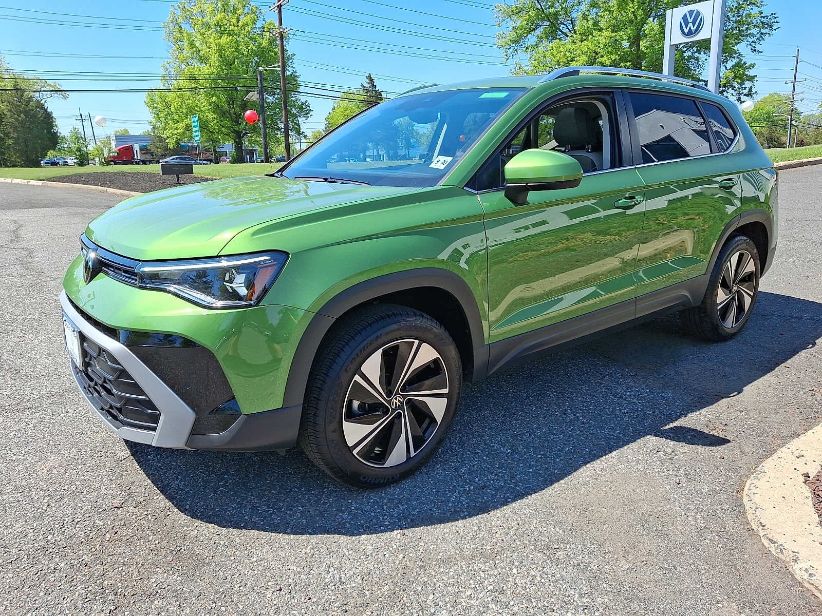 2025 Volkswagen Taos SE 4MOTION