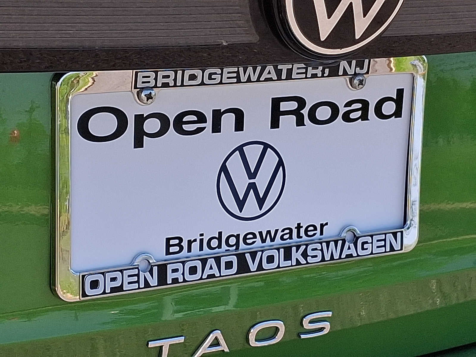 2025 Volkswagen Taos SE 4MOTION