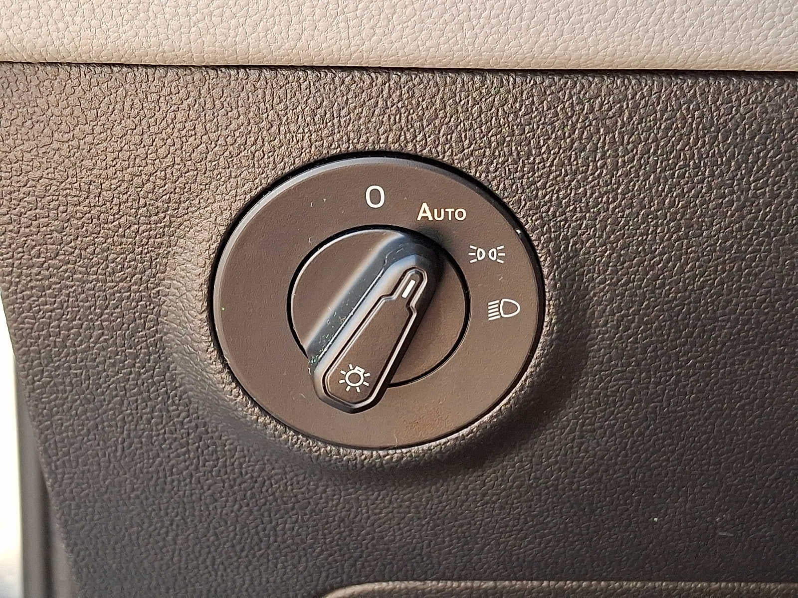 2022 Volkswagen Taos SE 4MOTION