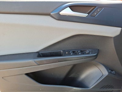 2022 Volkswagen Taos SE 4MOTION