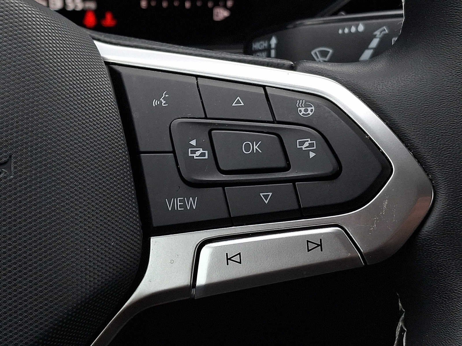 2022 Volkswagen Taos SE 4MOTION