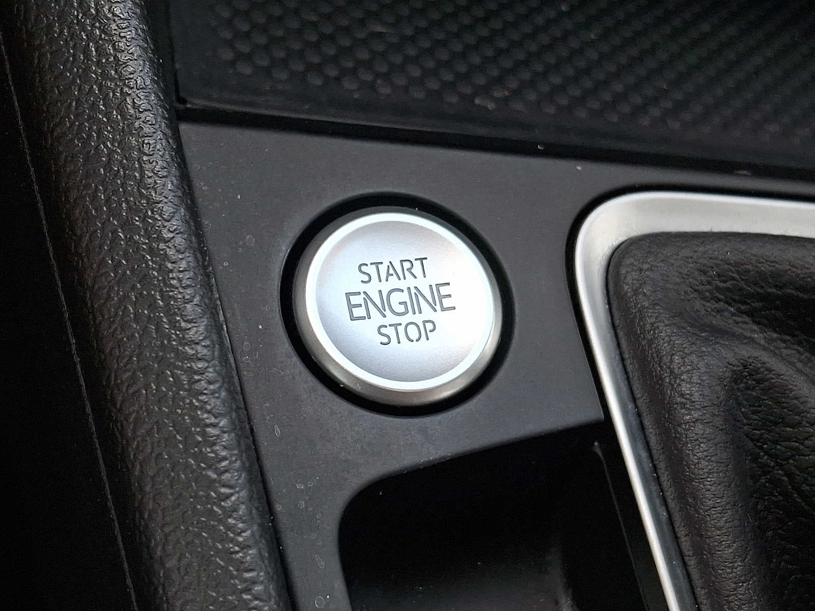 2023 Volkswagen Jetta SE Auto