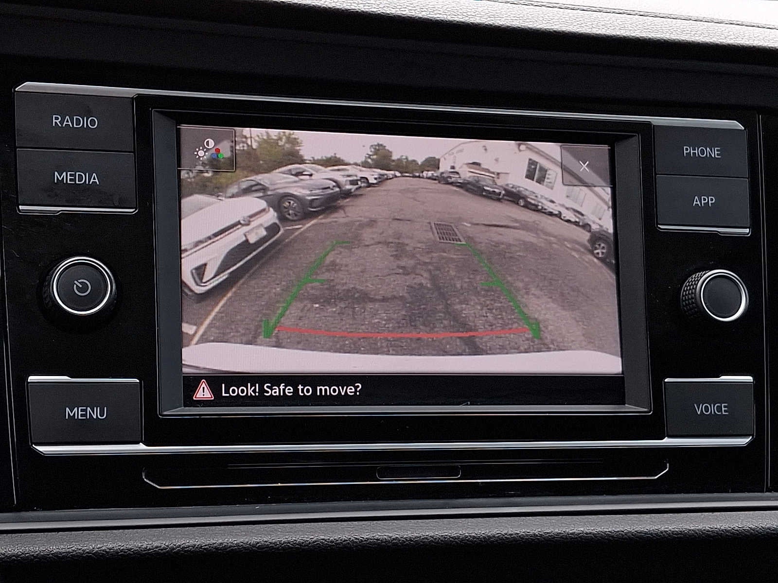 2023 Volkswagen Jetta SE Auto