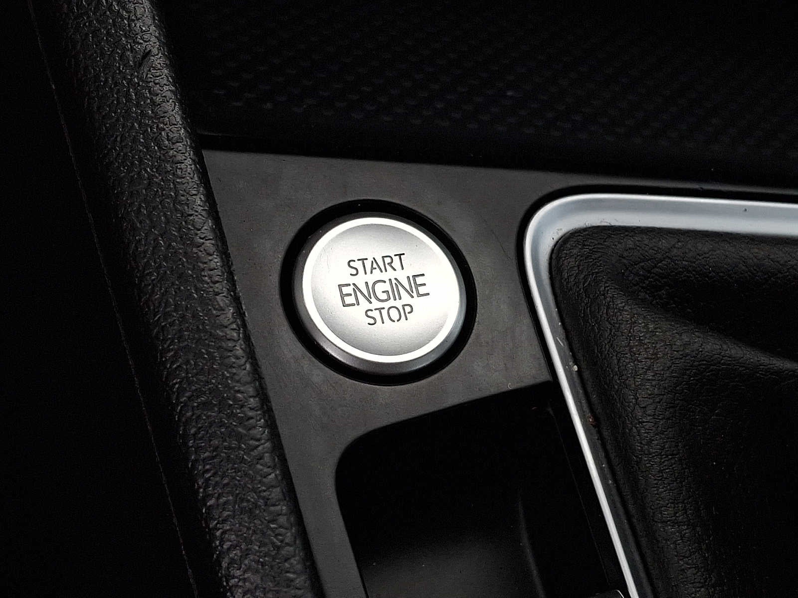 2023 Volkswagen Jetta SE Auto