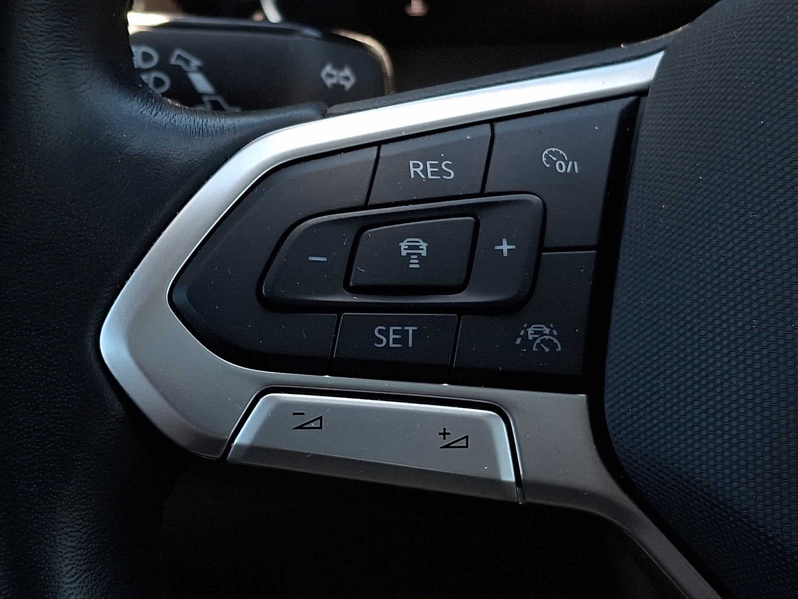 2023 Volkswagen Jetta SE Auto