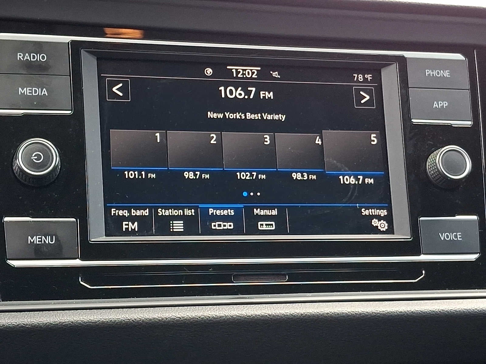 2022 Volkswagen Jetta SE Auto