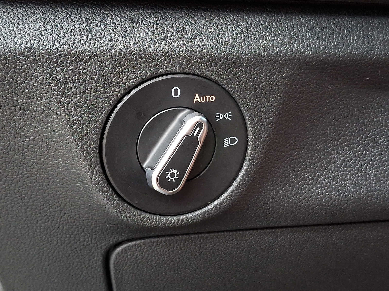 2022 Volkswagen Jetta SE Auto
