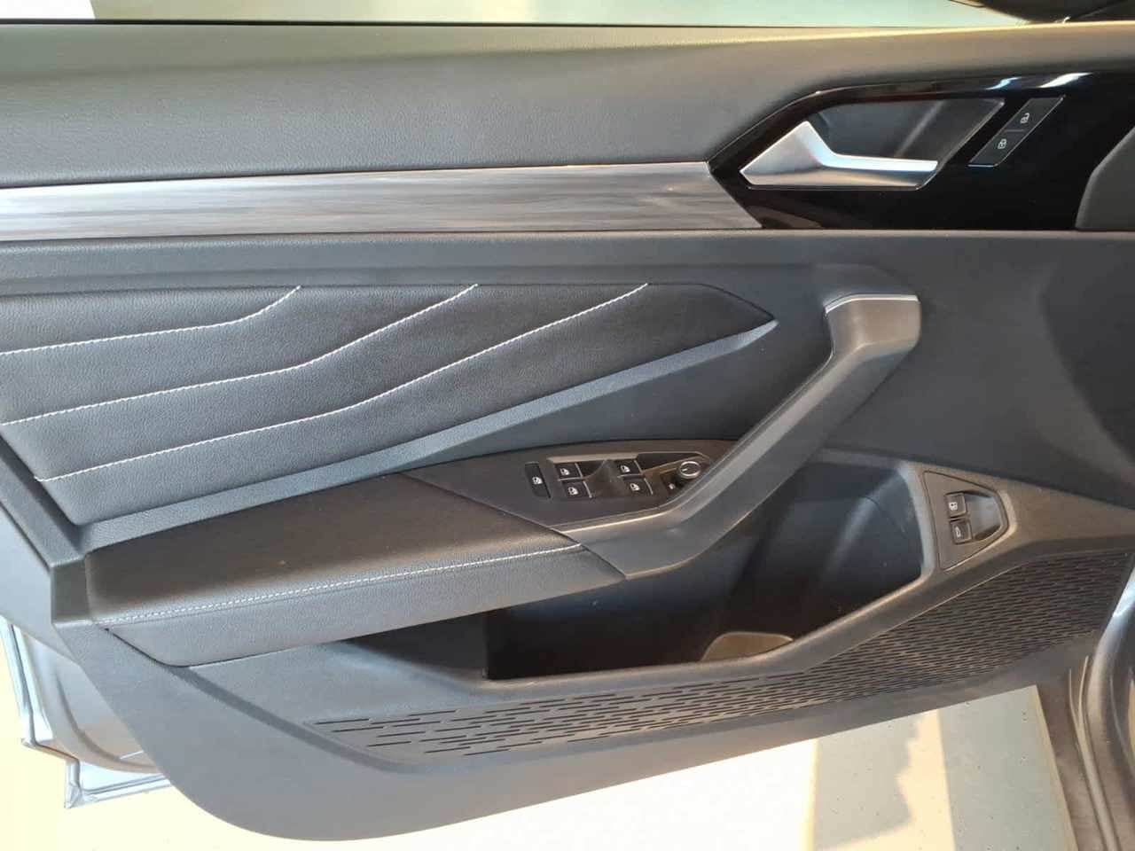 2023 Volkswagen Jetta SEL Auto