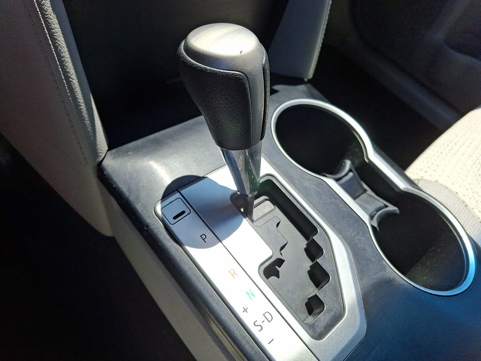 2012 Toyota Camry 4dr Sdn I4 Auto LE