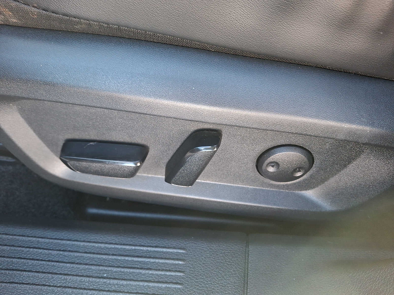 2022 Nissan Rogue AWD SV