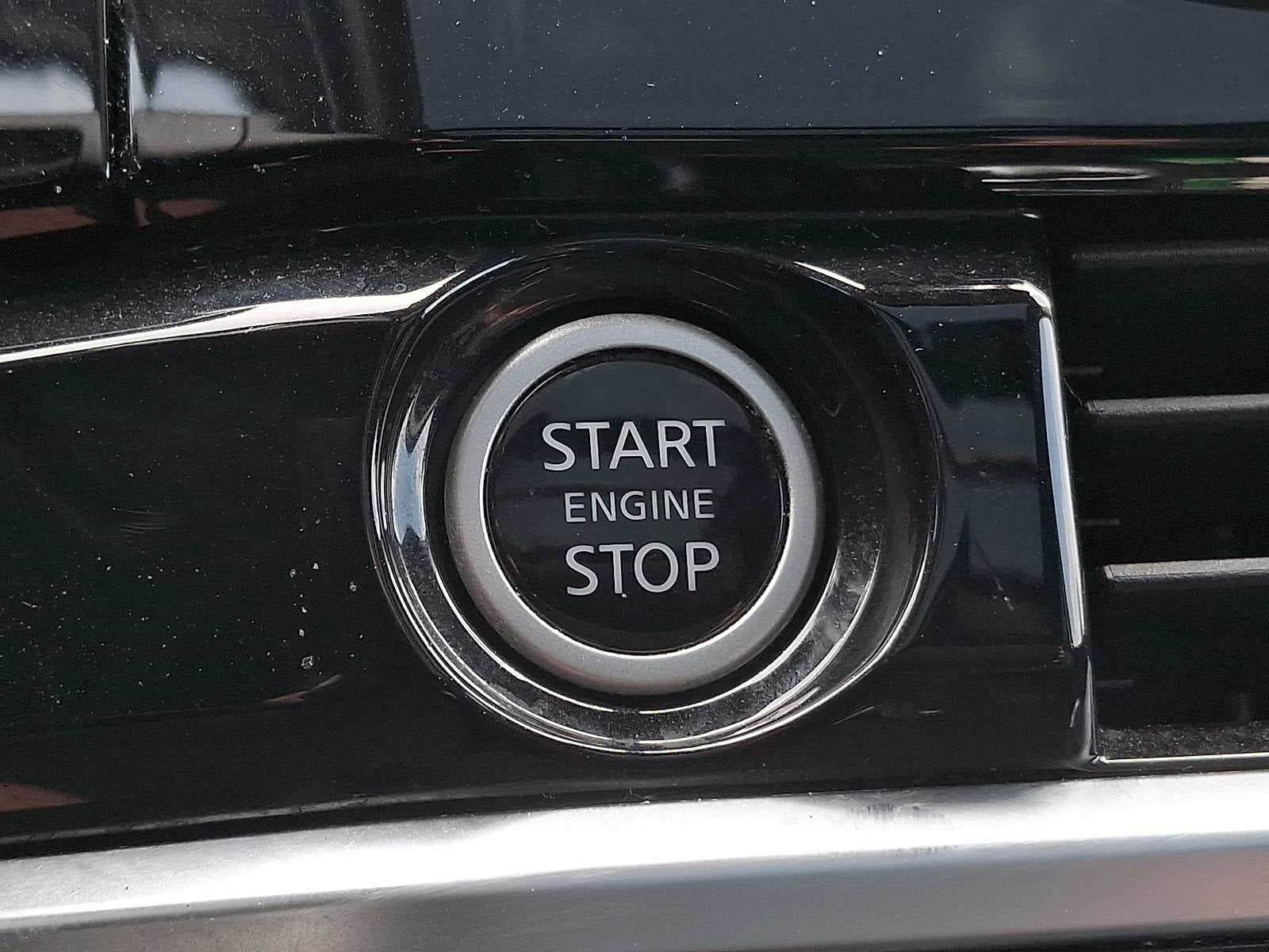 2022 Nissan Pathfinder Platinum 4WD