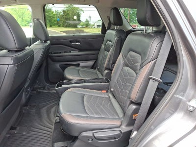 2022 Nissan Pathfinder Platinum 4WD