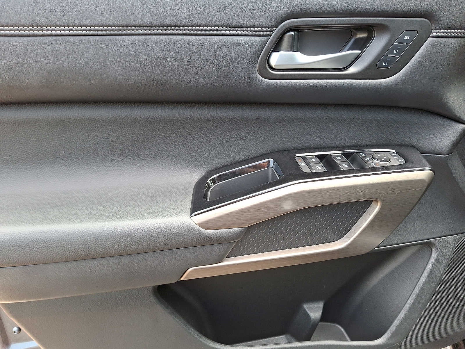 2022 Nissan Pathfinder Platinum 4WD