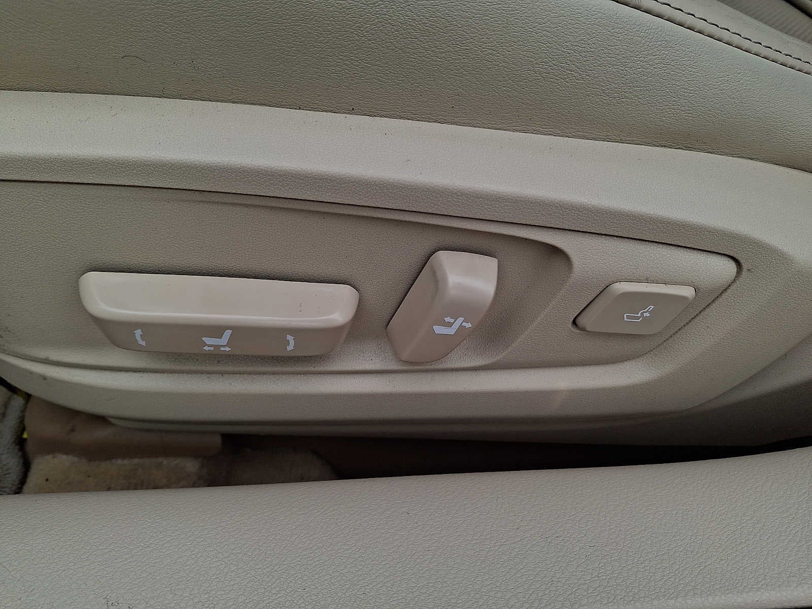 2013 Lexus ES 300h 4dr Sdn Hybrid