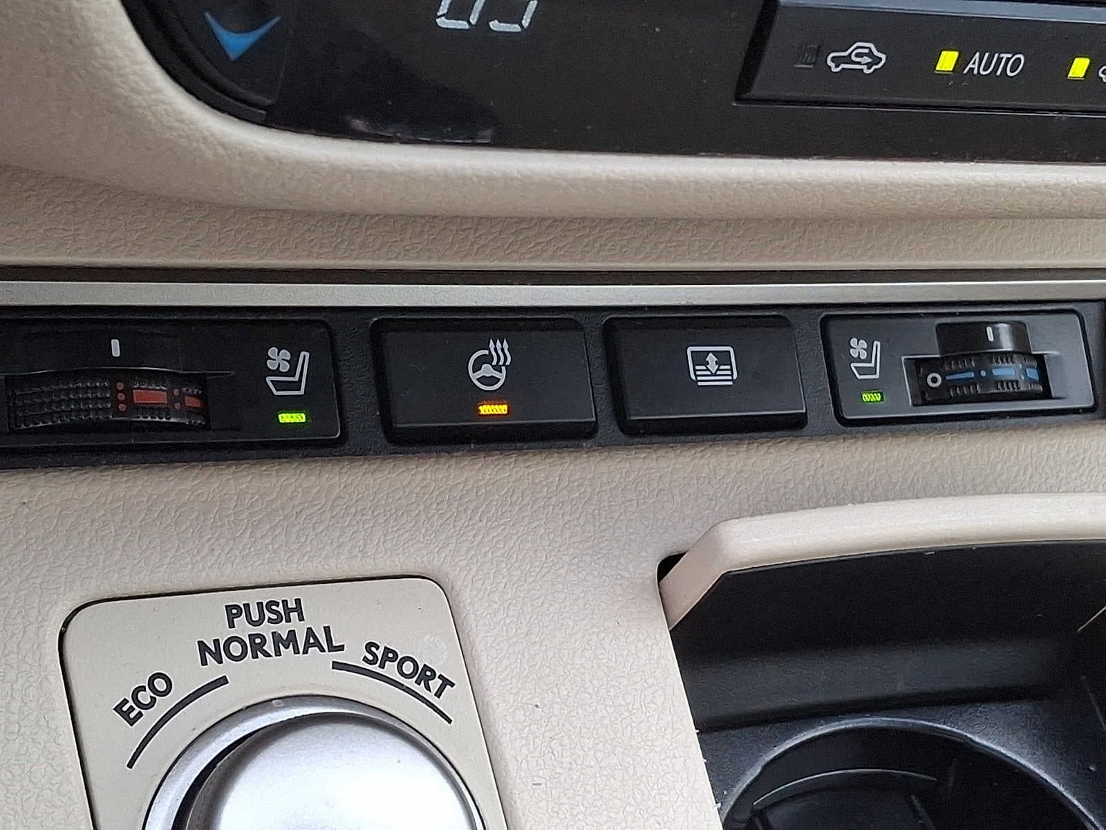 2013 Lexus ES 300h 4dr Sdn Hybrid