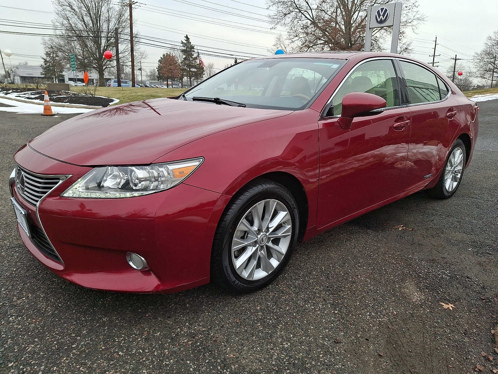 2013 Lexus ES 300h 4dr Sdn Hybrid