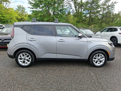 2023 Kia Soul LX IVT