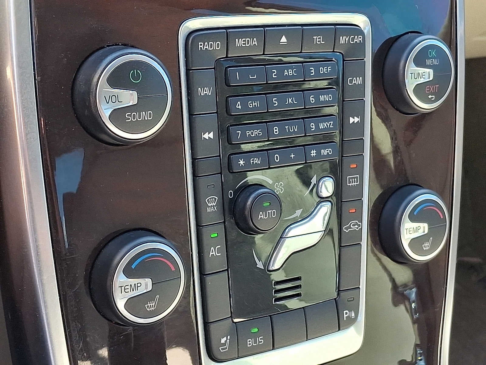2013 Volvo S80 4dr Sdn 3.2L Platinum w/Moonroof