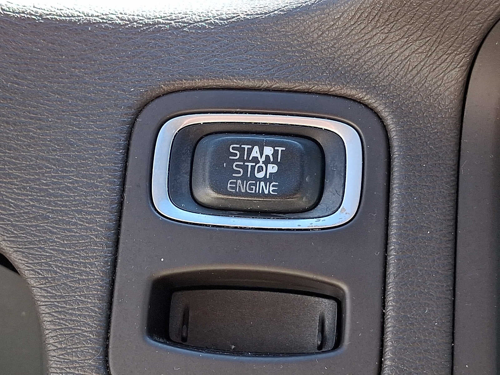 2013 Volvo S80 4dr Sdn 3.2L Platinum w/Moonroof