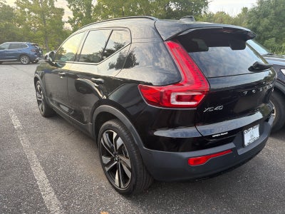 2023 Volvo XC40 B5 AWD Plus Dark Theme